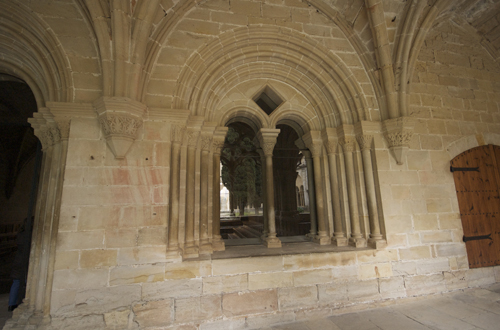 Ventana lateral de la sala capitular de Poblet